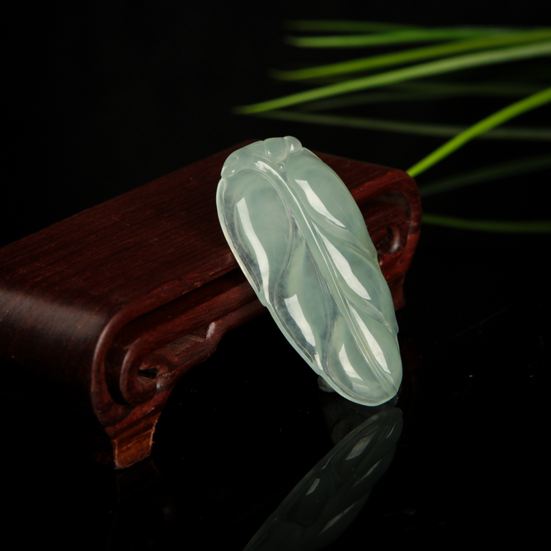 天然糯冰种浅绿翡翠金枝玉叶吊坠-红掌柜