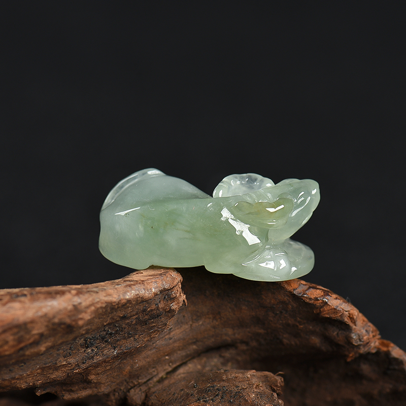 缅甸天然糯种翡翠丑牛吊坠-红掌柜