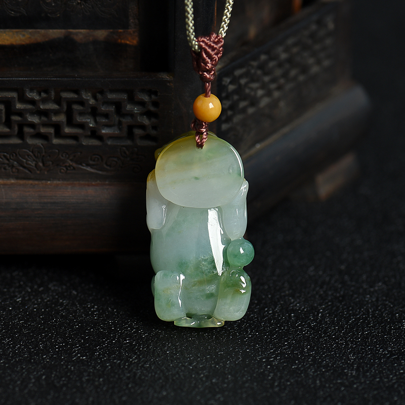 缅甸天然俏色翡翠吉人天相吊坠-红掌柜