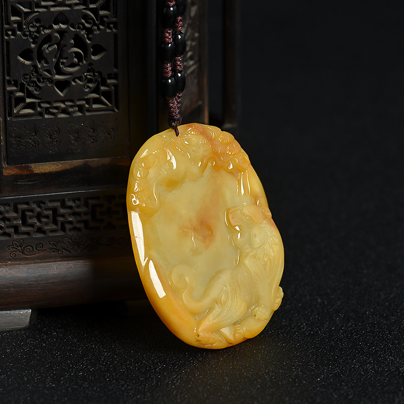 天然糯种黄翡狮子吊坠-红掌柜