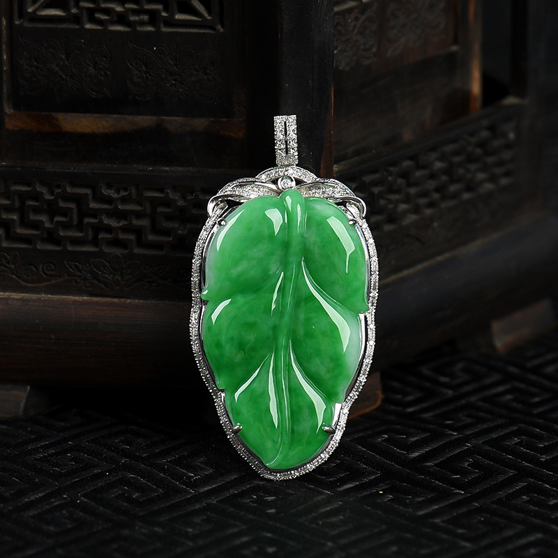 缅甸天然豆种翠绿翡翠金枝玉叶吊坠-红掌柜