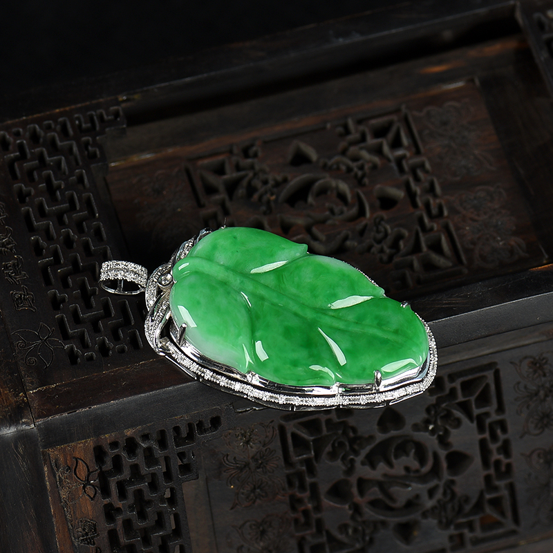 缅甸天然豆种翡翠金枝玉叶吊坠-红掌柜