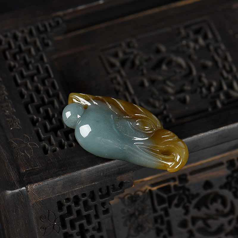 缅甸天然俏色翡翠大展宏图吊坠-红掌柜