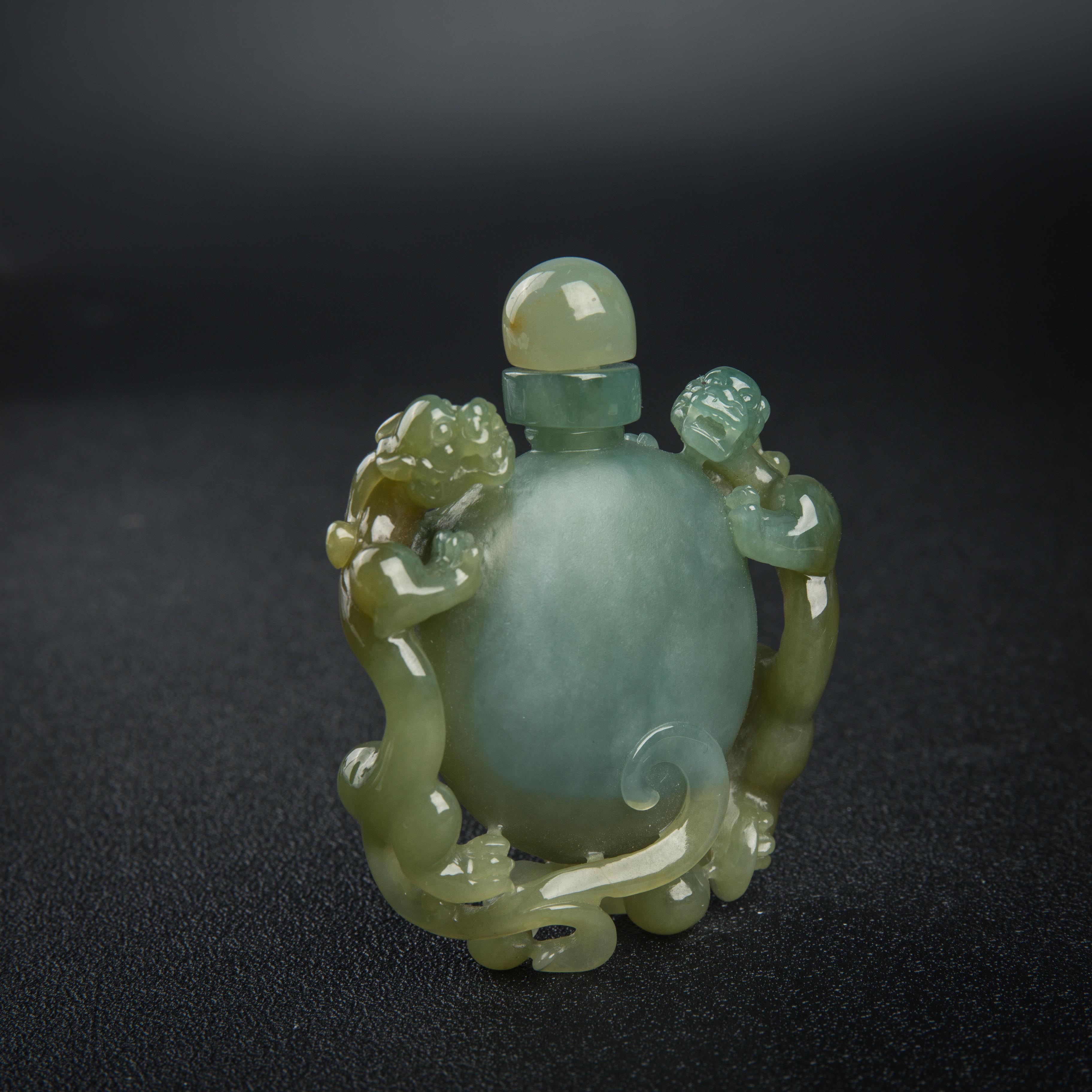 糯种俏色天然缅甸翡翠双龙戏珠鼻烟壶-红掌柜