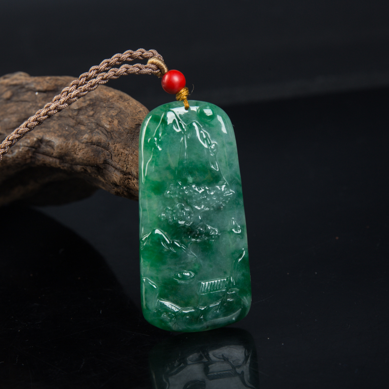 糯种翠绿翡翠山水吊坠-红掌柜