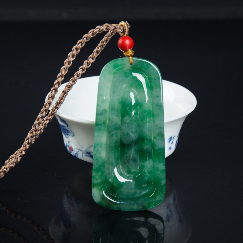 糯种翠绿翡翠吊坠-红掌柜