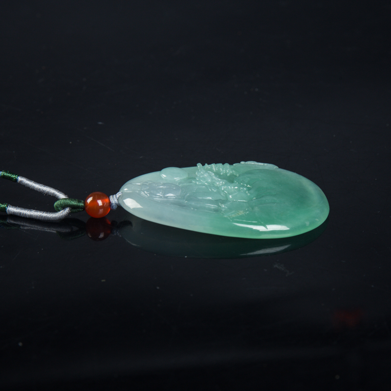 糯种浅绿翡翠吊坠-红掌柜