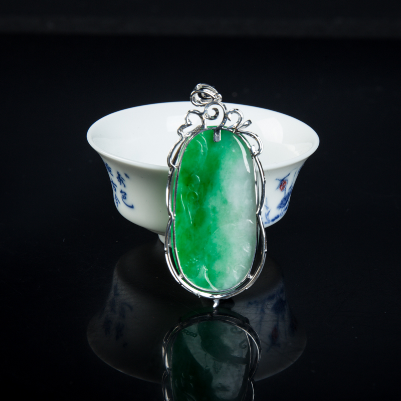 天然翡翠年年有余吊坠-红掌柜