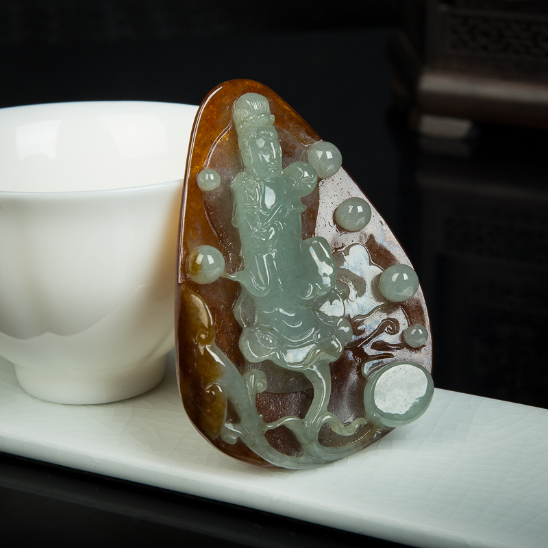 俏色翡翠观音吊坠-红掌柜