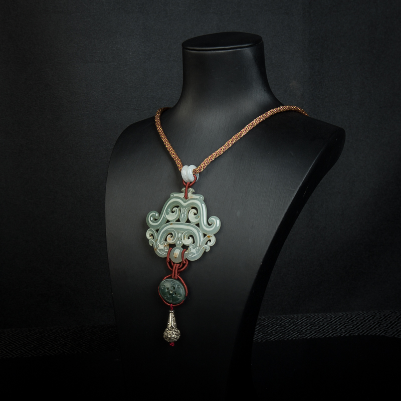 俏色翡翠龙凤呈祥吊坠-红掌柜