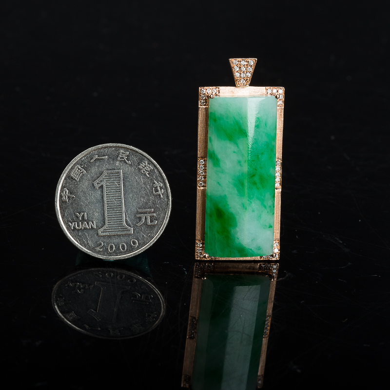 糯种飘翠翡翠吊坠-红掌柜