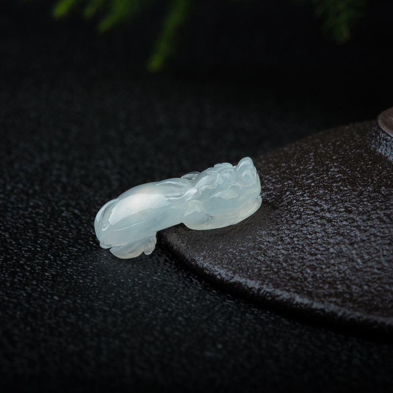 糯冰种翡翠吊坠-红掌柜