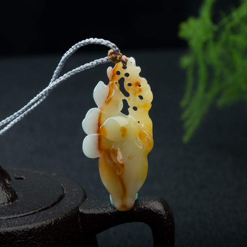 糯种黄翡玉兰花吊坠-红掌柜