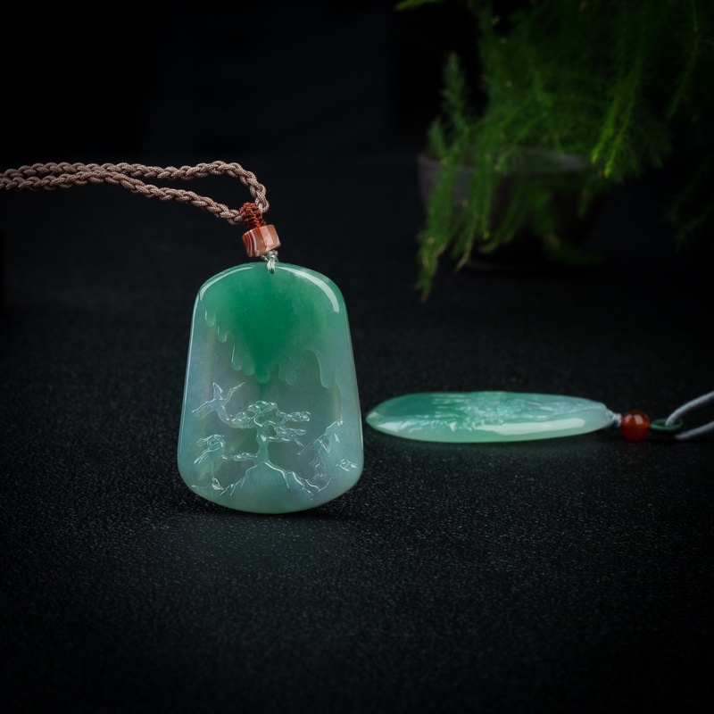 糯种豆绿翡翠山水牌-红掌柜