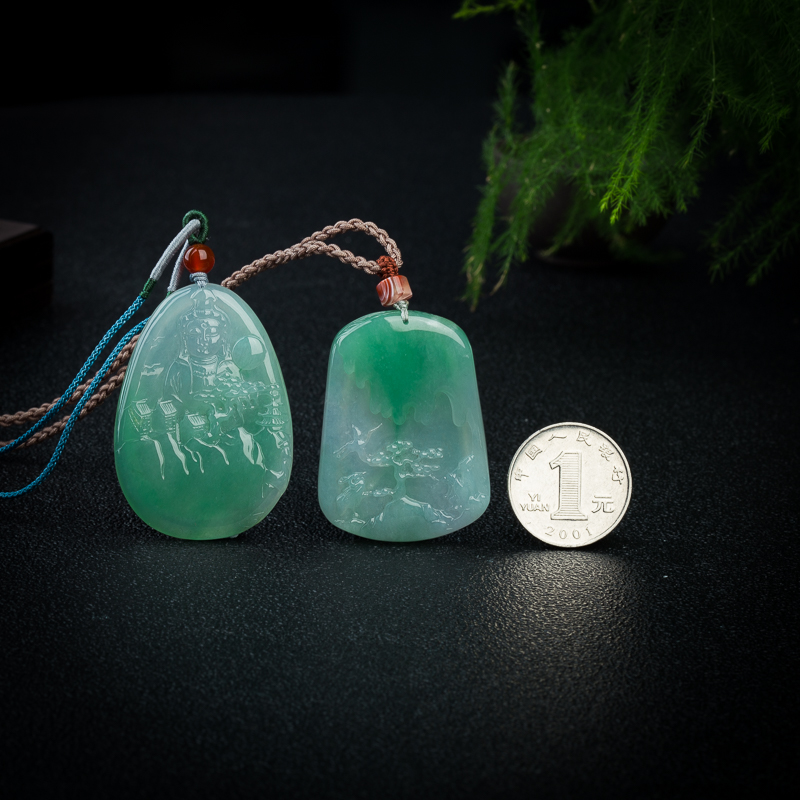 天然翡翠山水牌吊坠-红掌柜