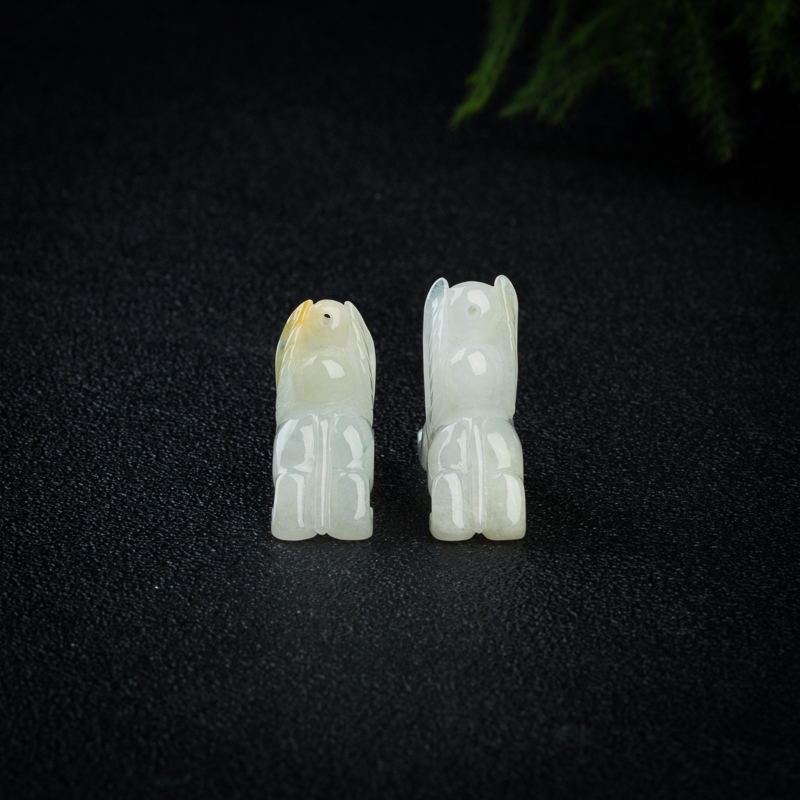 翡翠麒麟送福吊坠-红掌柜