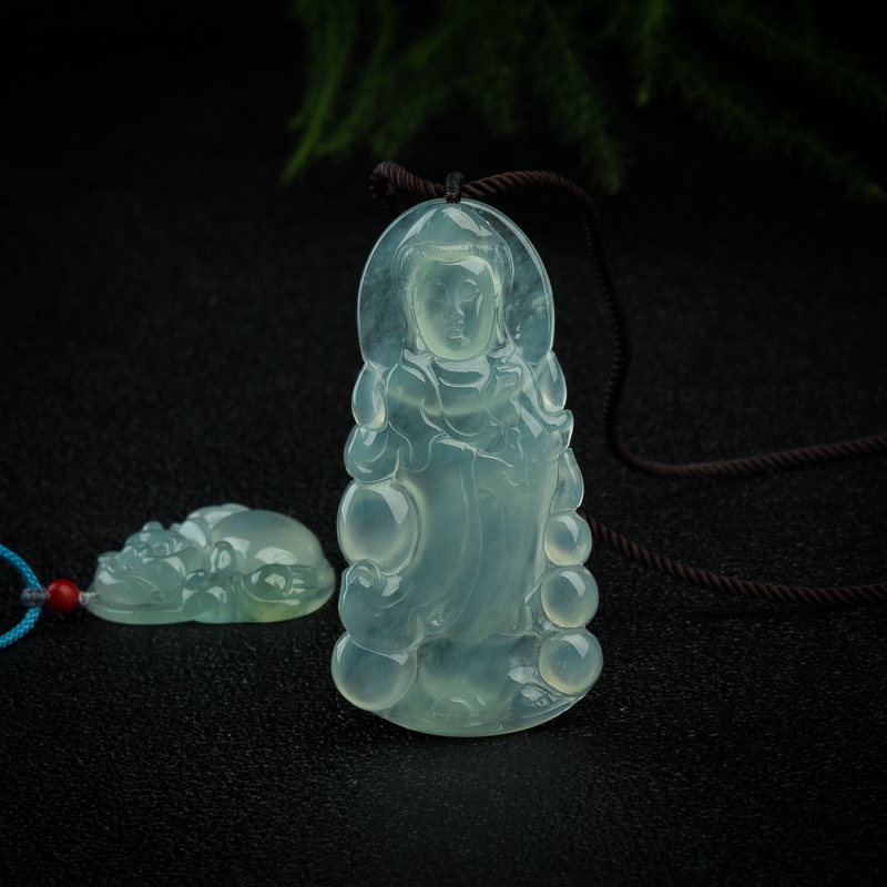 晴水翡翠观音吊坠-红掌柜