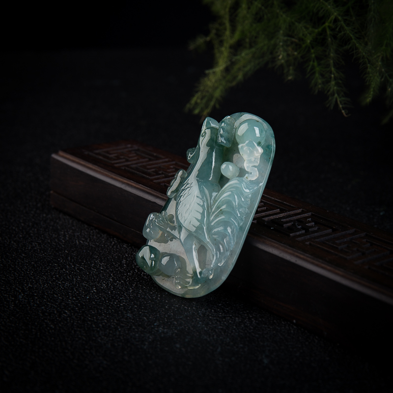 糯冰种翡翠金鸡叫福吊坠-红掌柜