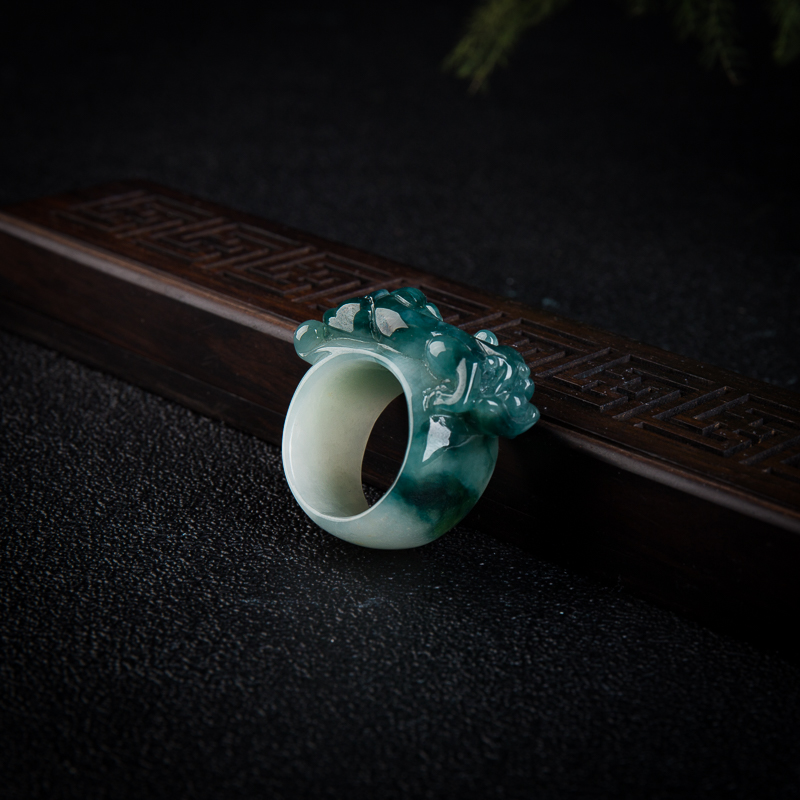 糯种翡翠貔貅戒指-红掌柜