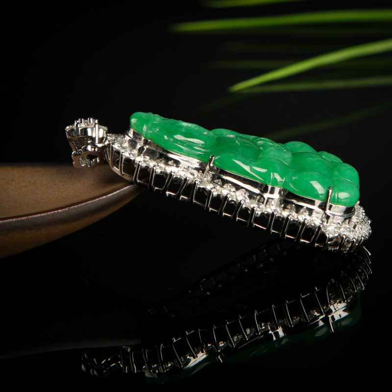 翡翠观音吊坠-红掌柜