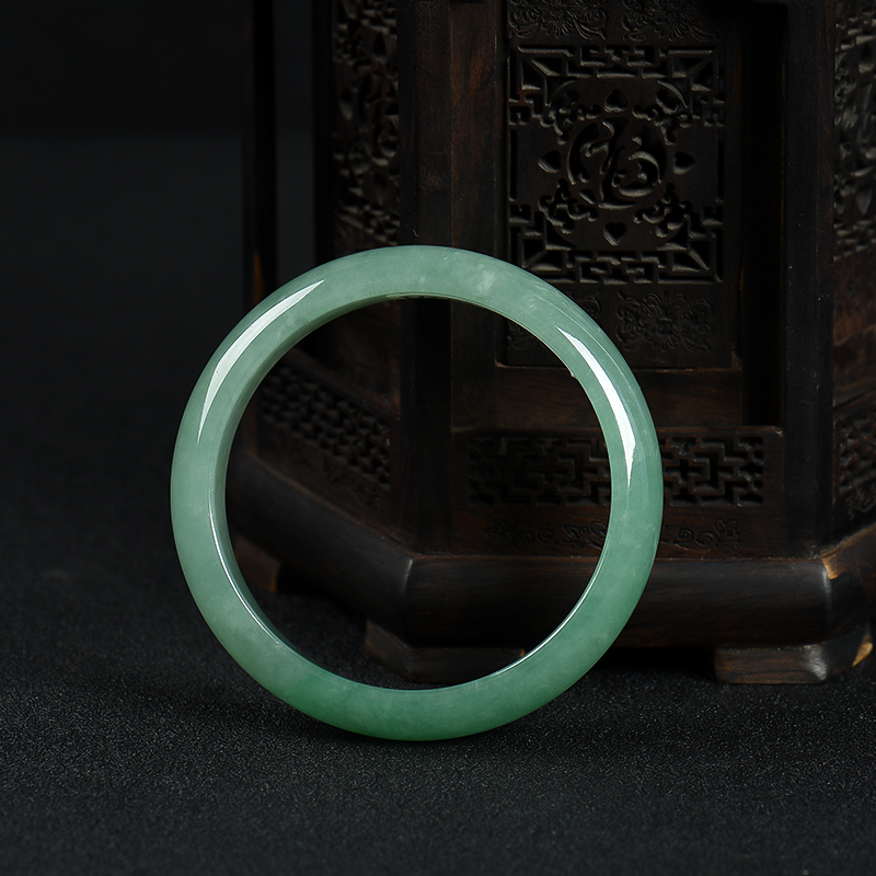 缅甸天然豆绿翡翠手镯-红掌柜