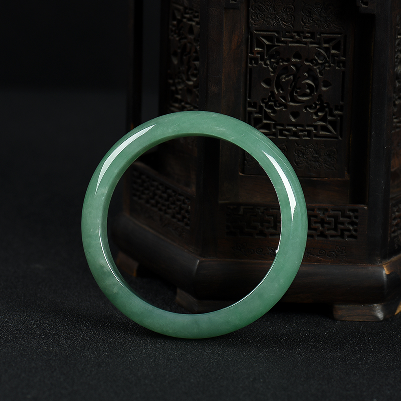缅甸天然豆绿翡翠手镯-红掌柜