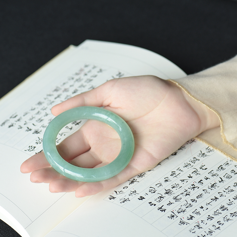 天然翡翠圆镯-红掌柜