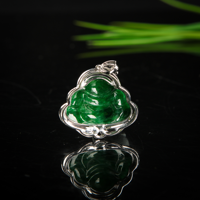 18k豆种翠绿翡翠吊坠-红掌柜