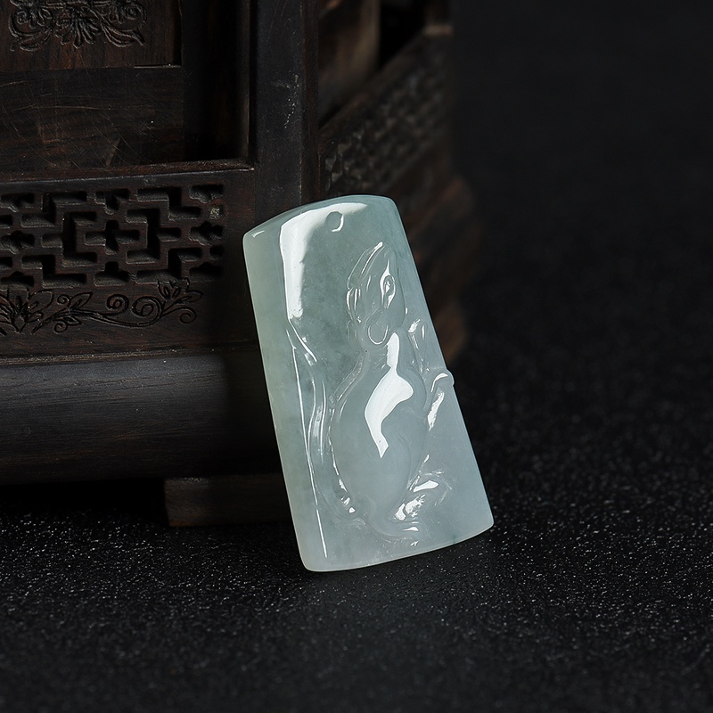 天然糯冰种浅绿翡翠子鼠吊坠-红掌柜