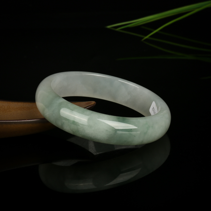 62mm天然豆种飘花翡翠手镯-红掌柜