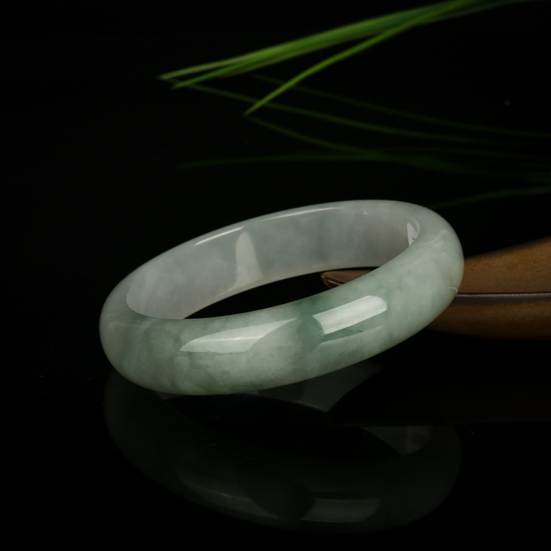 62mm豆种天然飘花翡翠手镯-红掌柜