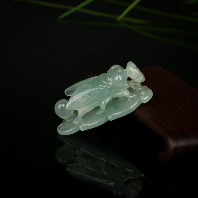 糯冰种飘花翡翠吊坠-红掌柜