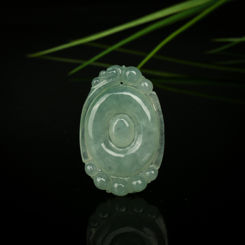 糯种灰绿翡翠福贝吊坠-红掌柜