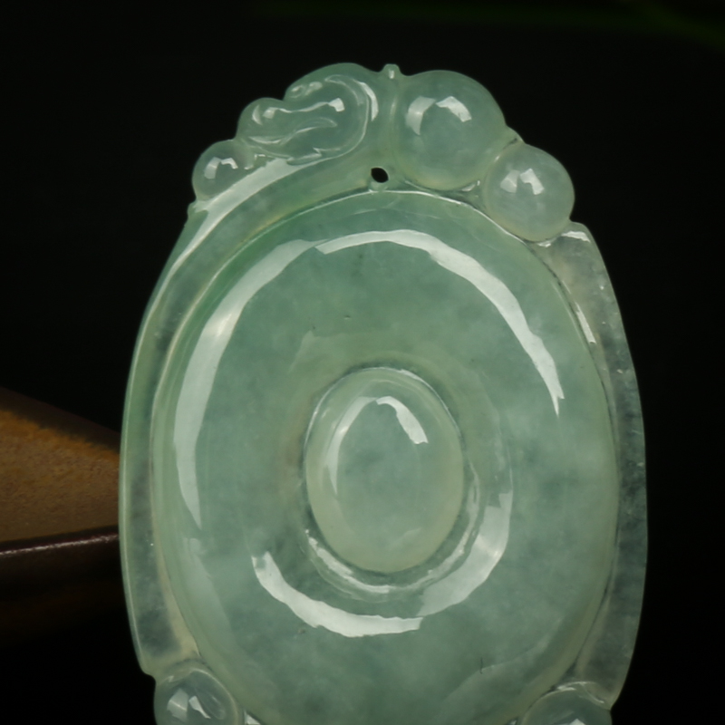 天然灰绿翡翠吊坠-红掌柜