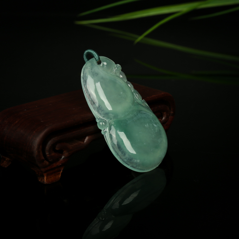 浅绿翡翠福禄吊坠-红掌柜