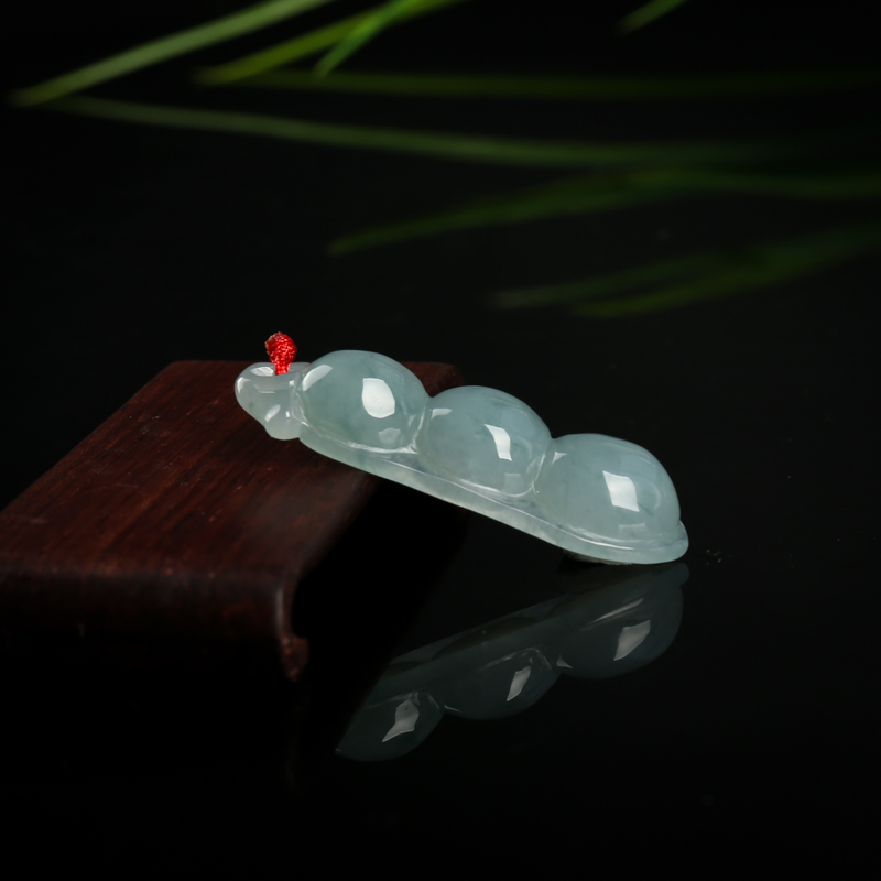 飘花翡翠连中三元吊坠-红掌柜