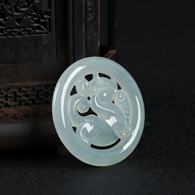 翡翠麒麟吊坠-红掌柜