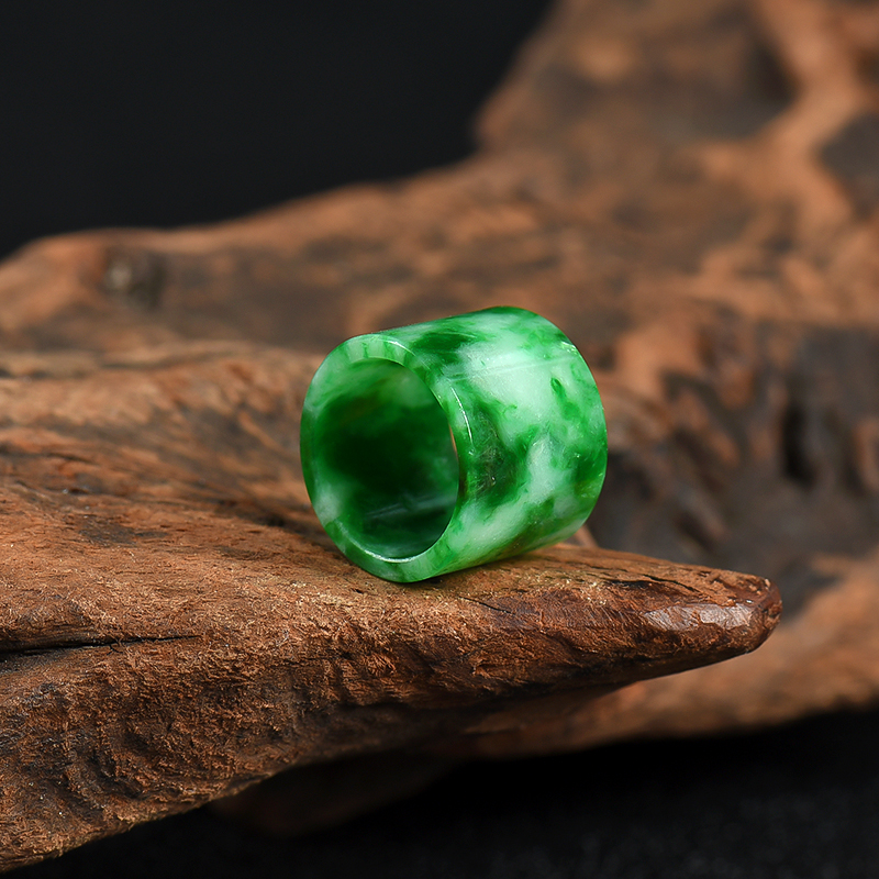 翡翠路路通挂坠-红掌柜