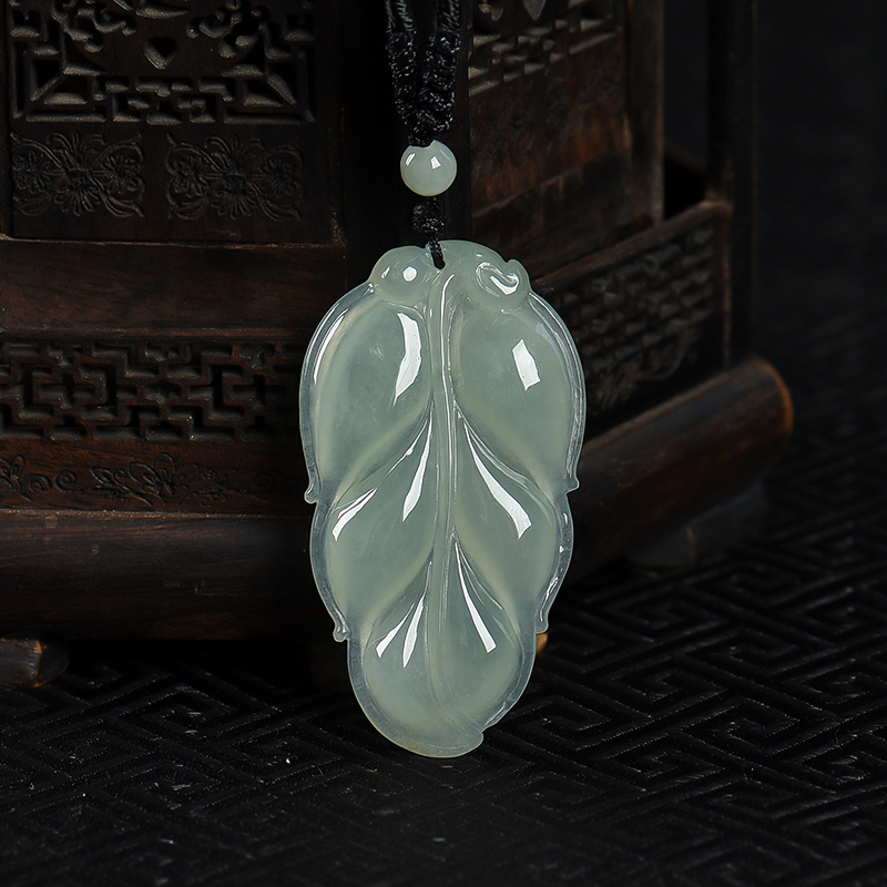 糯种浅绿翡翠金枝玉叶吊坠-红掌柜