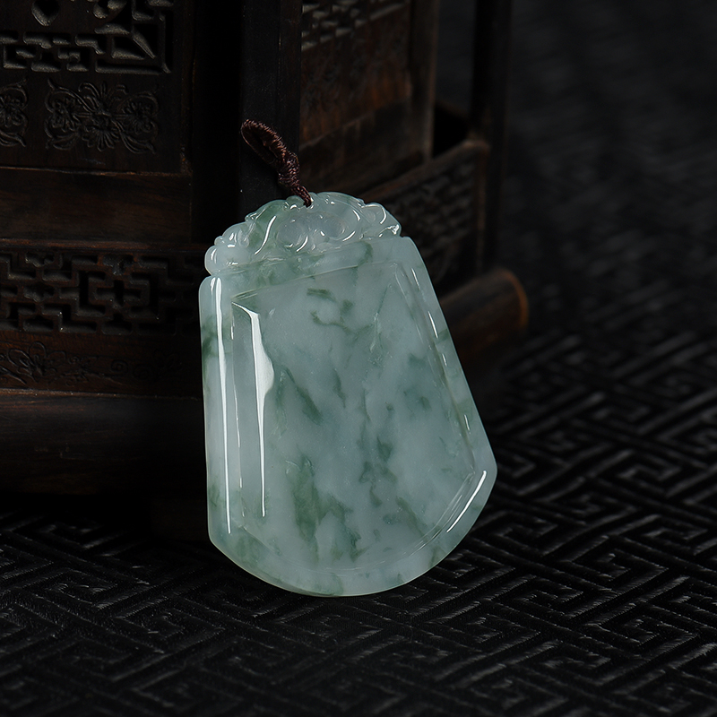 飘花翡翠无事牌吊坠-红掌柜