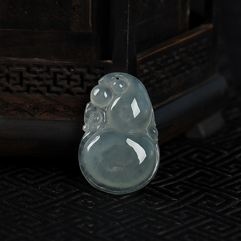 糯冰种灰绿翡翠福禄吊坠-红掌柜