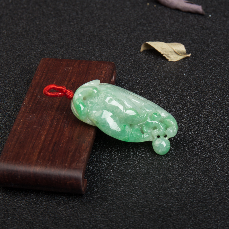 天然翡翠佛手瓜吊坠-红掌柜