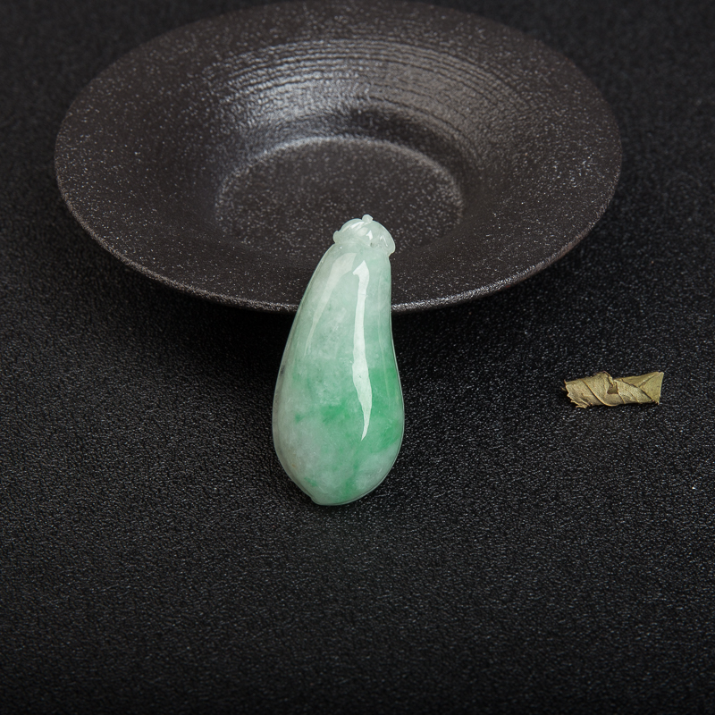 豆种翡翠吊坠-红掌柜