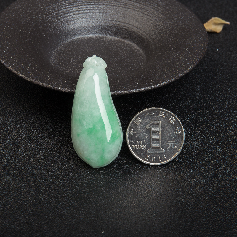 天然缅甸豆种飘翠翡翠福瓜吊坠-红掌柜