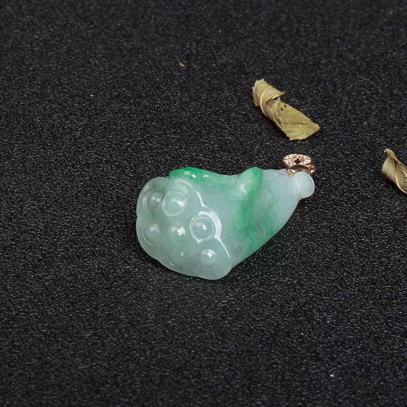 缅甸豆种飘翠翡翠莲蓬吊坠-红掌柜