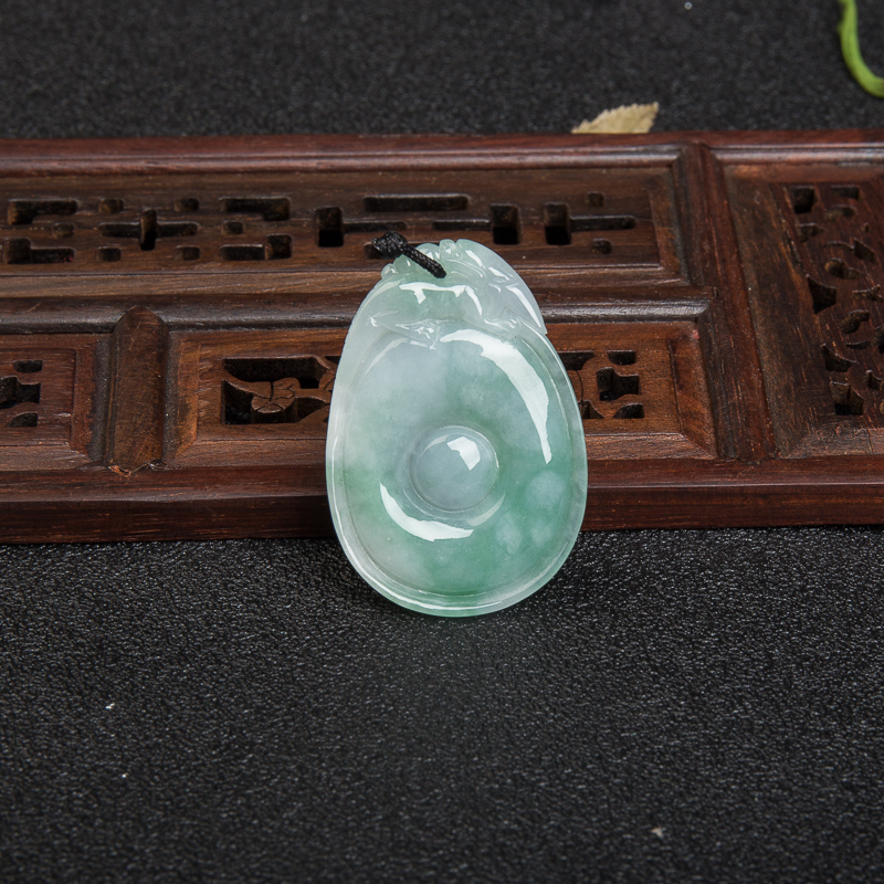 天然缅甸豆种飘翠翡翠吊坠-红掌柜