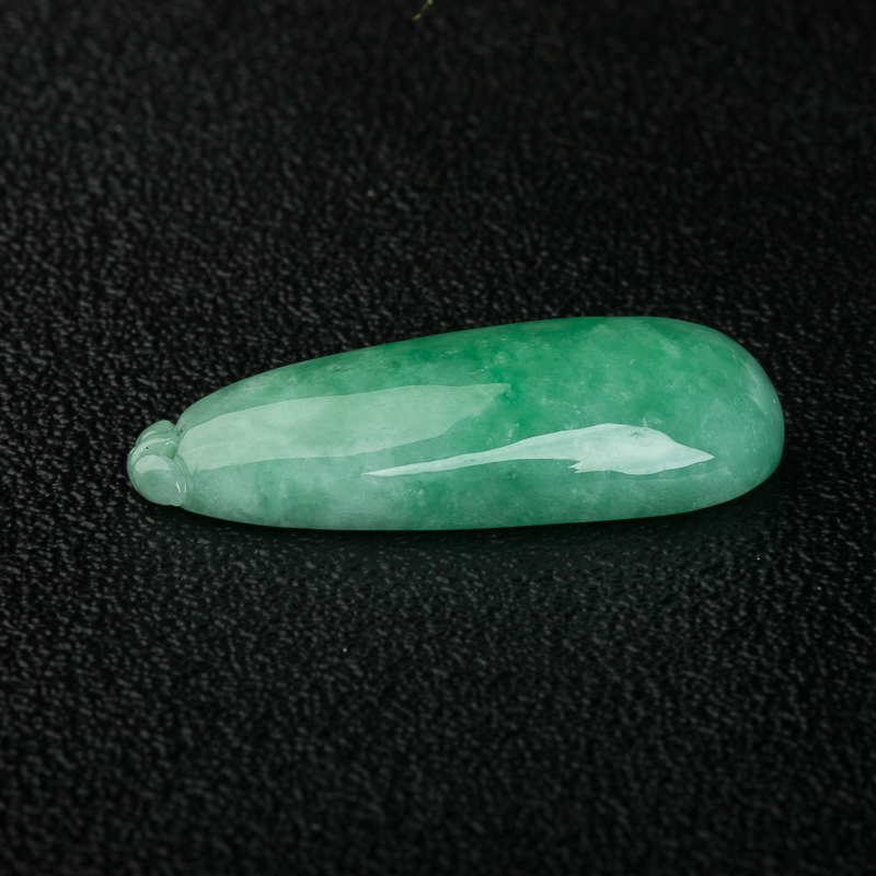 天然豆种翠绿翡翠福瓜吊坠-红掌柜