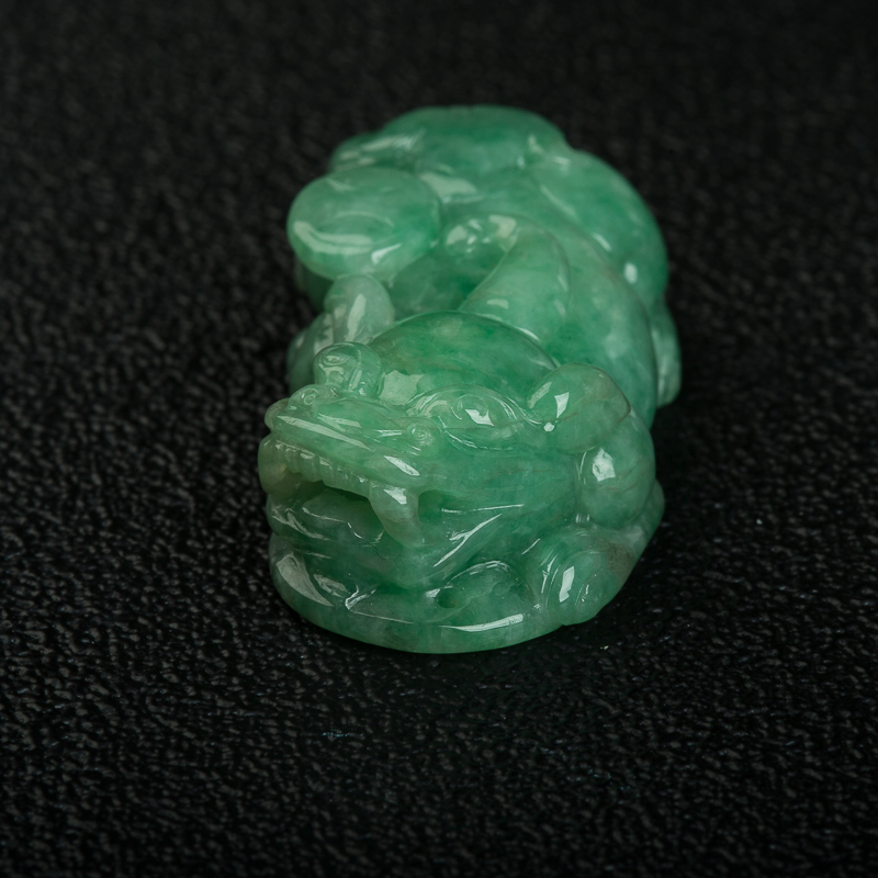 天然豆种浅绿翡翠貔貅吊坠-红掌柜