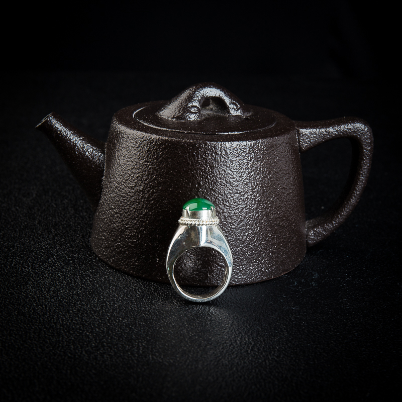 缅甸天然糯冰种翡翠椭圆戒面-红掌柜