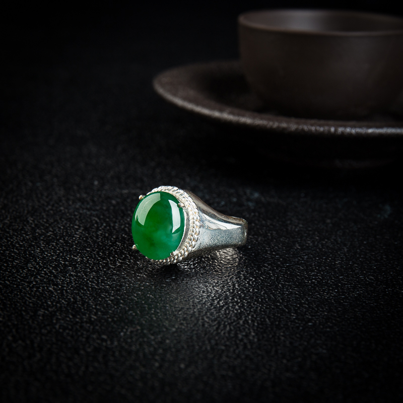 缅甸天然糯冰种翠绿翡翠戒面-红掌柜